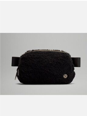 lululemon athletica Black Sherpa Crossbody belt Bag with Gold Zipper